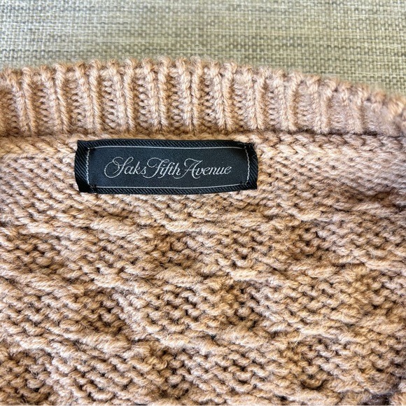 Saks Fifth Avenue 70% Wool Women’s Kable Knit Camel Sweater Size L - Picture 8 of 11